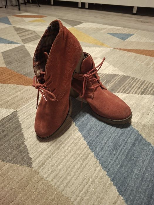 Продам женские ботинки 39 р.