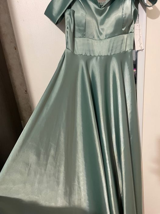 Продавам нова рокля