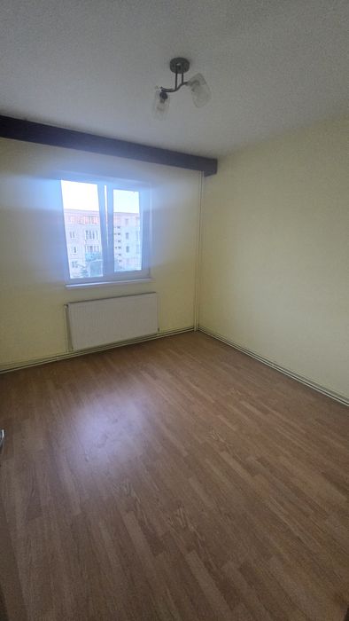 Vand apartament cu 2 camere