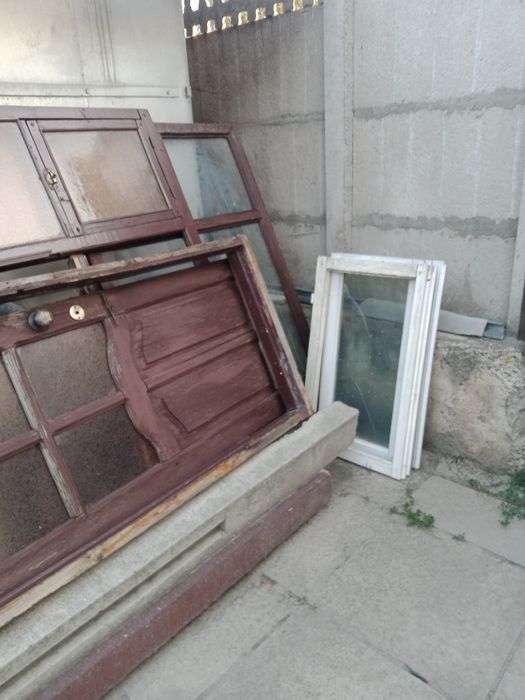 Рамы деревянные для лоджии и балконов и двери со стеклом с рамой .рамо