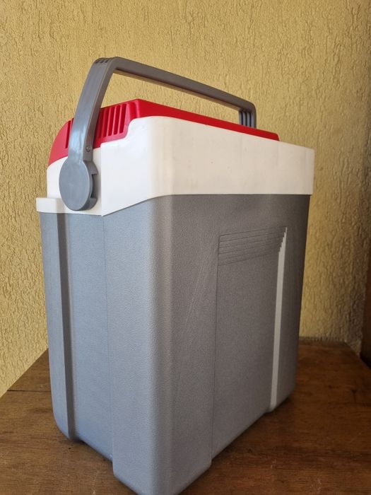 Răcitor mașină 12 volt NOU