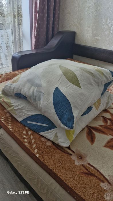 Подушки  70 × 70