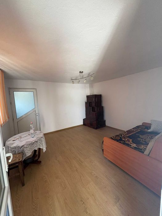 Casa renovata in Ghirdoveni Dambovita curte 470m2 direct proprietar