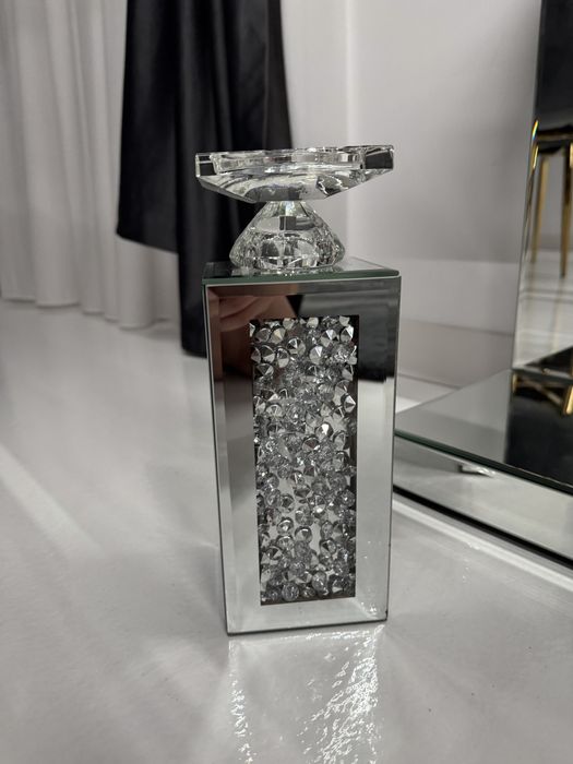 Ceas de perete cu masuta