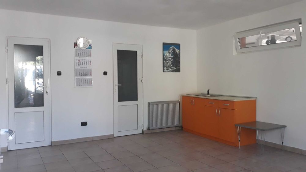 Hala cu dotari, afacere cu clienti, birouri-vestiare, teren, E60, langa Oradea