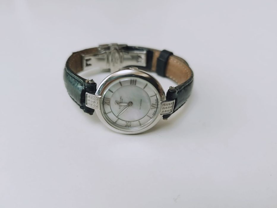 Ceas de dama vintage, cu 24 diamante de 0,06 ct, Christina London, cadran sidef