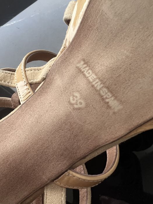 Продам босоножки размер 39 Испания