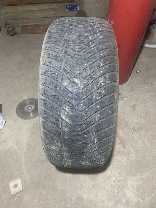 Продам покрышку R 20