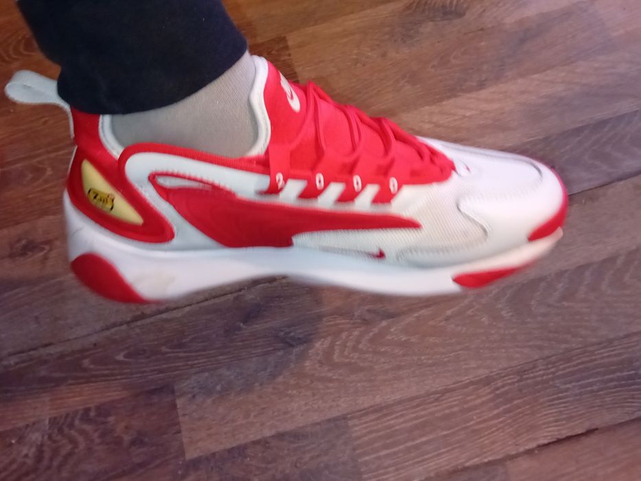 Vând (Nike zoom 2k)