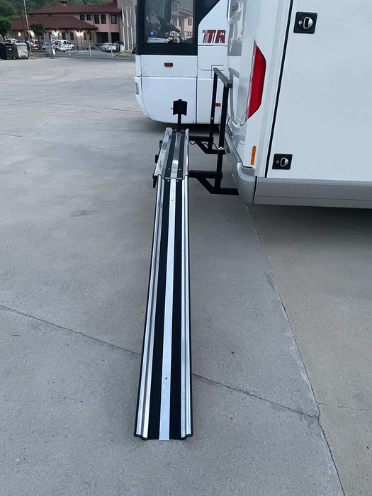 Стойка за мотори или велосипеди за кемпери и каравани