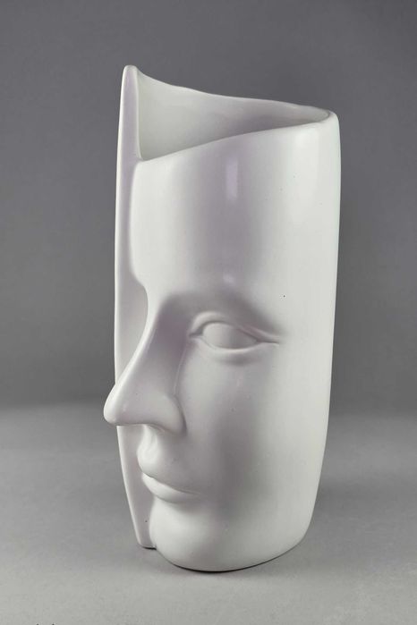 Стилна керамична ваза