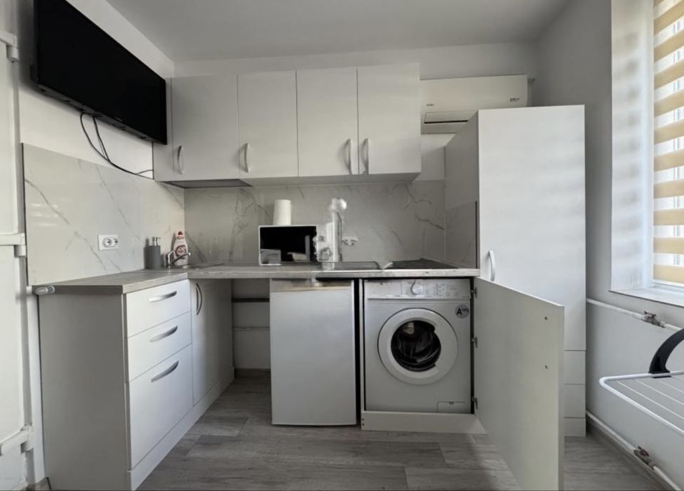 Garsoniera Gheorgheni zona Iulius Mall  etaj 1