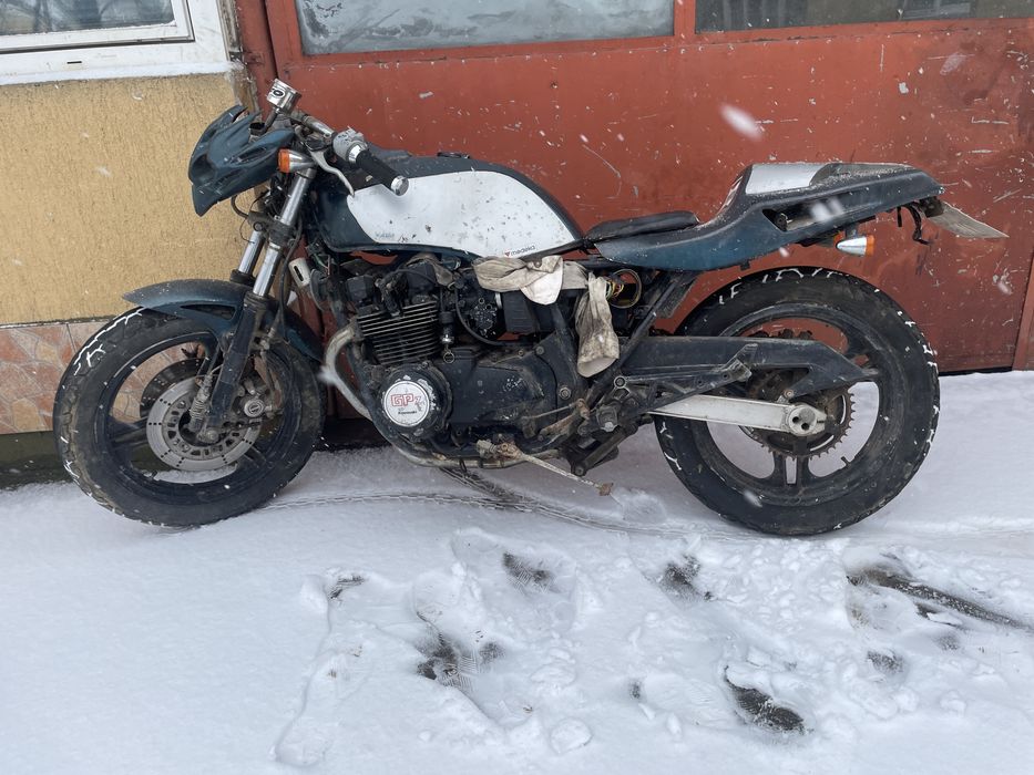 Vând kawasaki în 4 pistoane