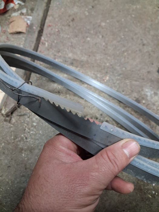 Banzic , fierastrau cu banda trifazic