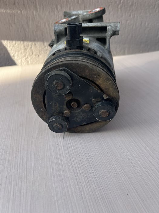 Продам компрессор кондиционера на форд