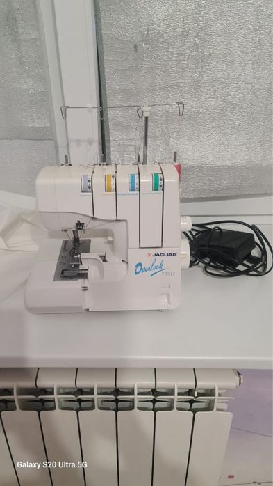 Швейная машинка и оверлок