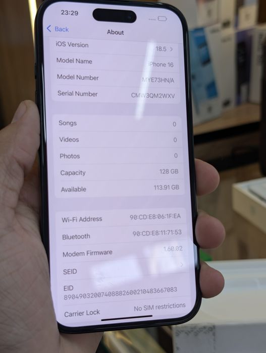 Iphone 16 titanium black
