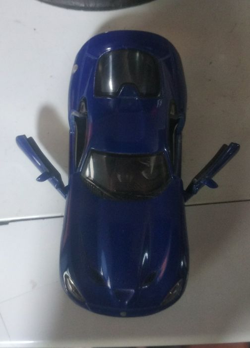 Продам машинку игрушку.