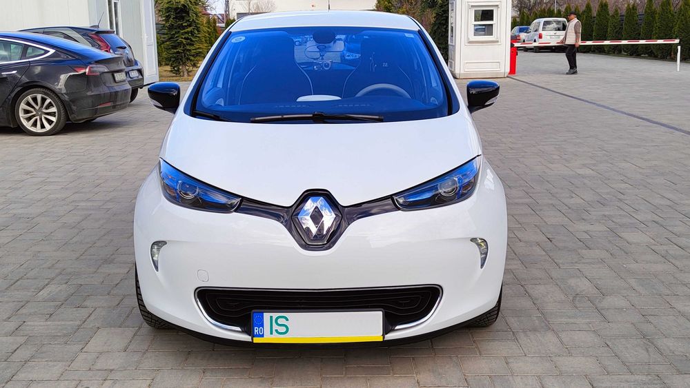 Renault ZOE full electric 2016 -52.000 km impecabil interior exterior