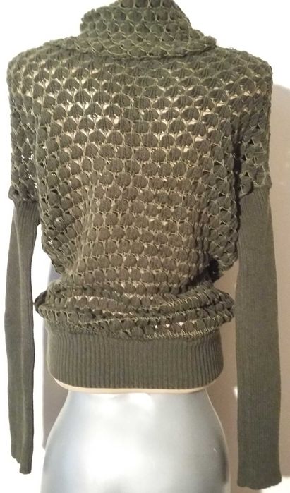 Pulovar kaki deosebit impletit gaurele crosetat guler mare tricot