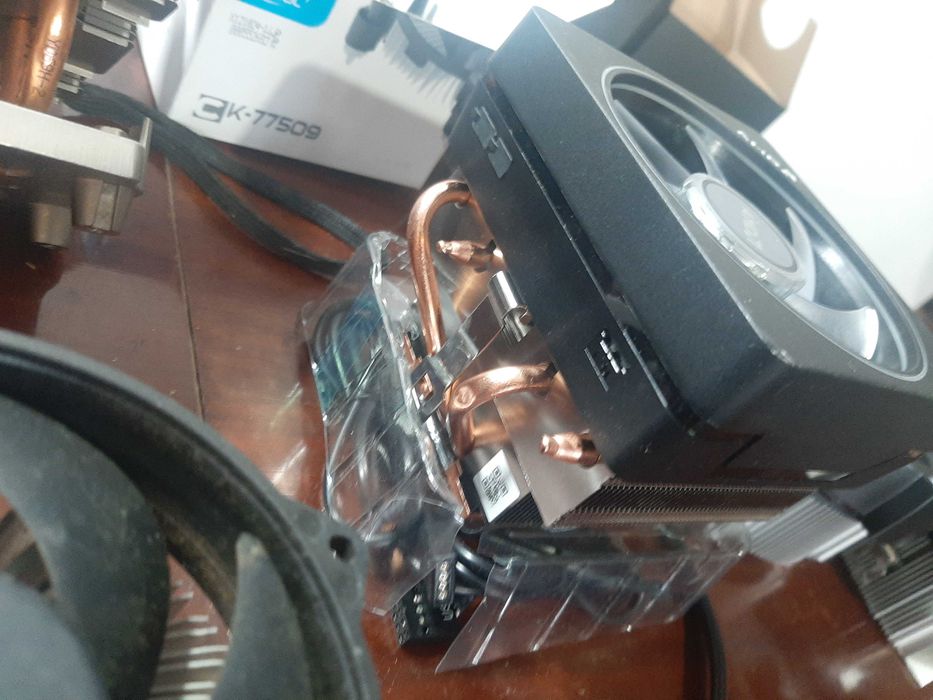 Lot coolere procesoare AMD și Intel – 2 noi RGB + radiatoare cupru