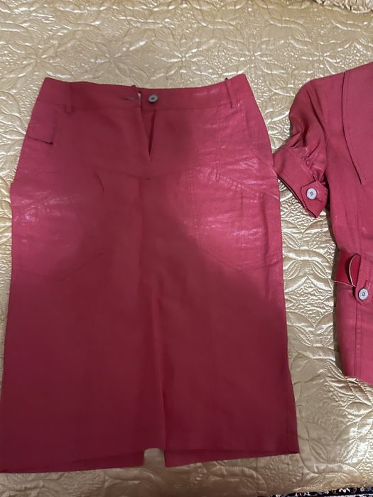 Костюм с юбкой