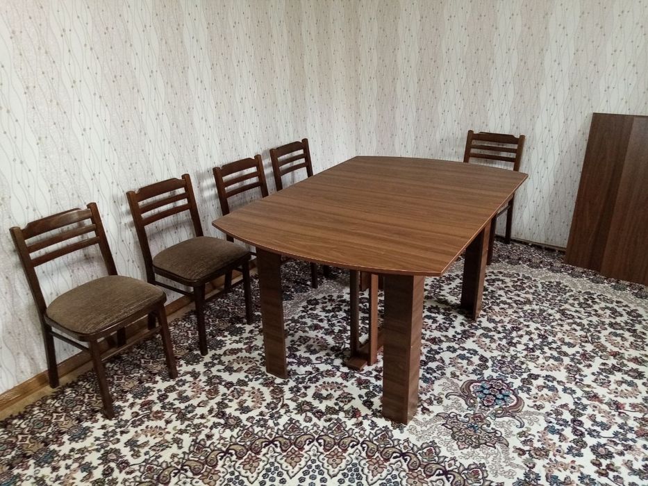 Продаю раздвижной стол консоль.