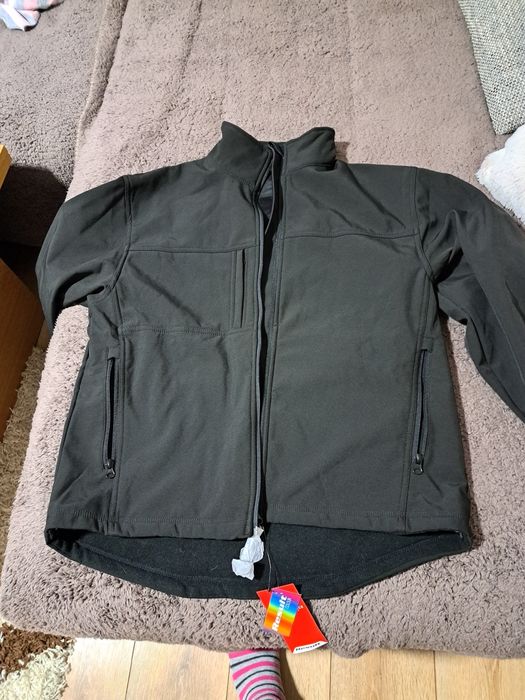 Jachete bărbați antivant și anti ploaie