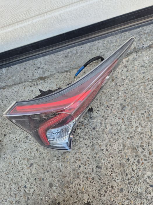 Triple/Stopuri Spate Aripa Toyota Prius XW50. 2015-2020. Volan stinga.