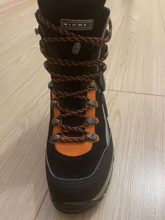 Туристически обувки LOWA gore-tex