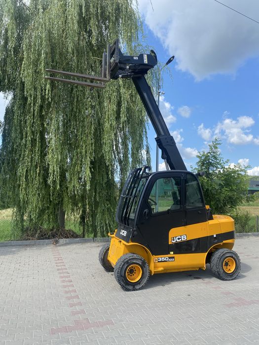 De vanzare sau da inchiriat stivuitor Jcb 4x4 cu brat telescopic
