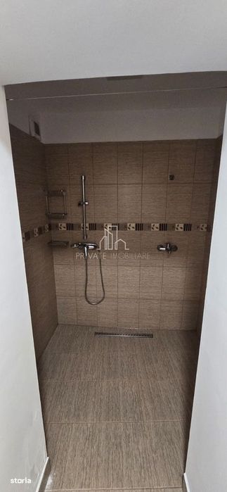 Apartament 3 Camere De Inchiriat cu Parcare, Zona 7 Noiembrie