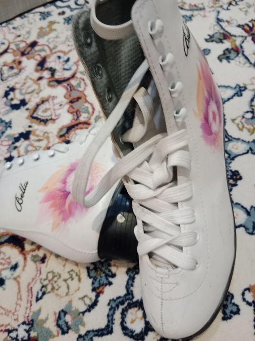 Продам коньки 15000