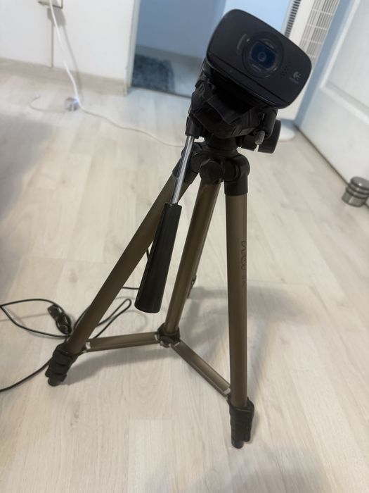 Trepied cu camera web