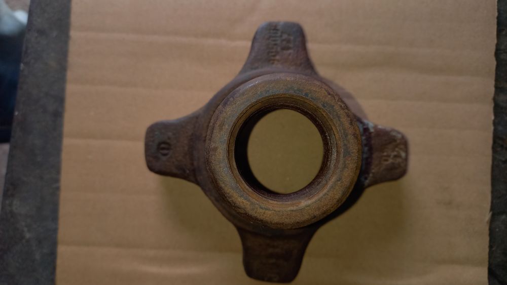 Продам гайку фитинга