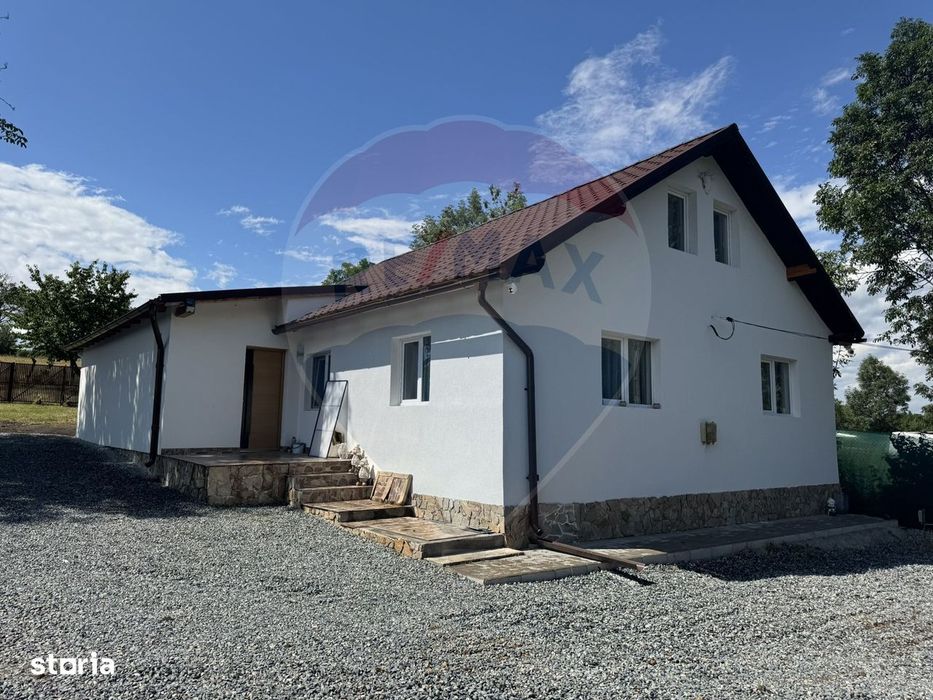 Casa finalizata recent, 2.800 mp teren Livada - Petresti de Jos