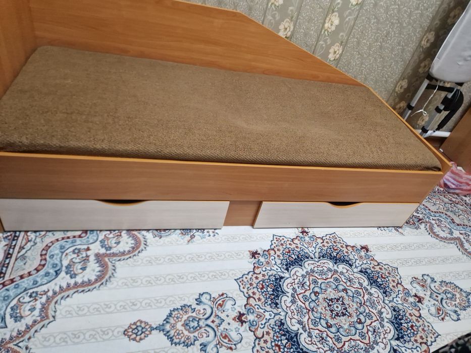Кровать сатылады.