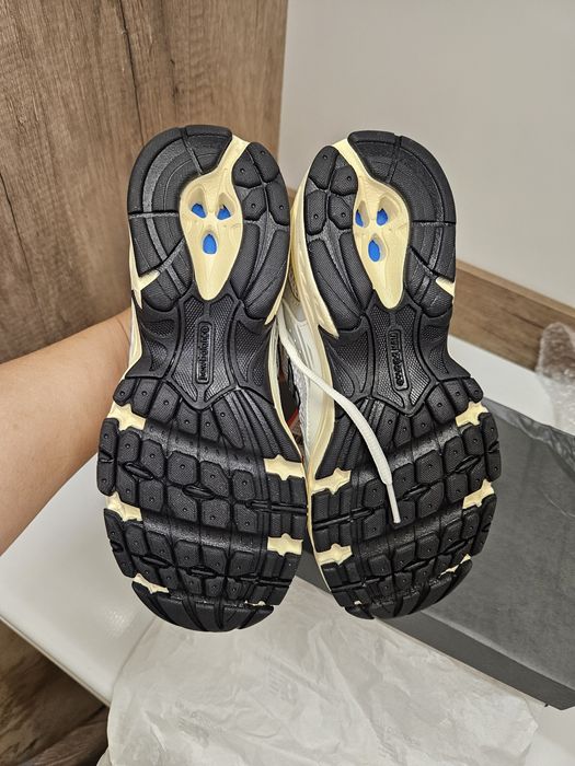 Продам кросовки новые