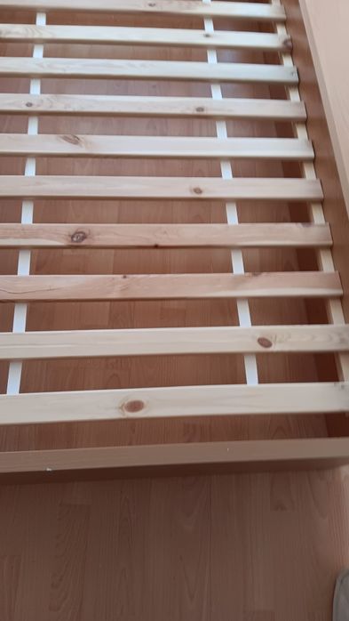 Продава се единично легло в идеално състояние + транспорт !