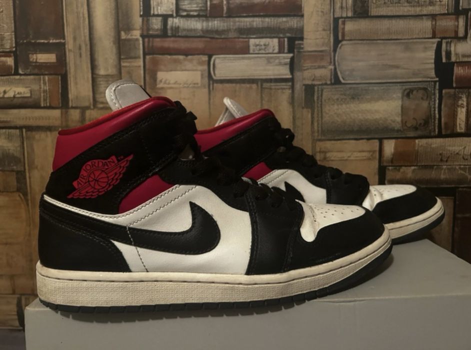 Jordan 1 mid gym red