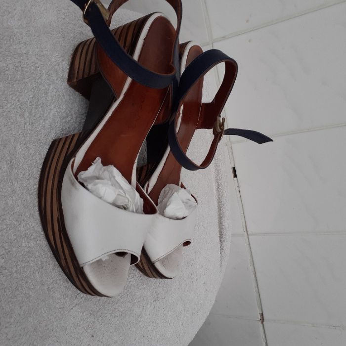 Кожени сандали и обувки от естествена кожа