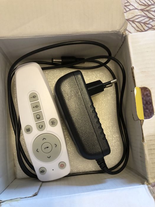 Vând mini videoproiector copii L1