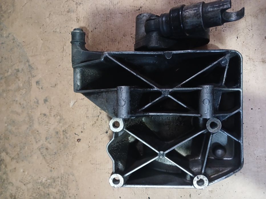 Кронштейн БМВ Е34