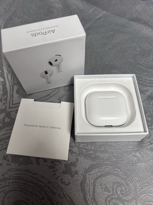 AirPods 4 active noise cancellation