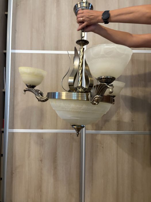 Set 3 lustre clasice din metal bronz antichizat și sticlă alabastru