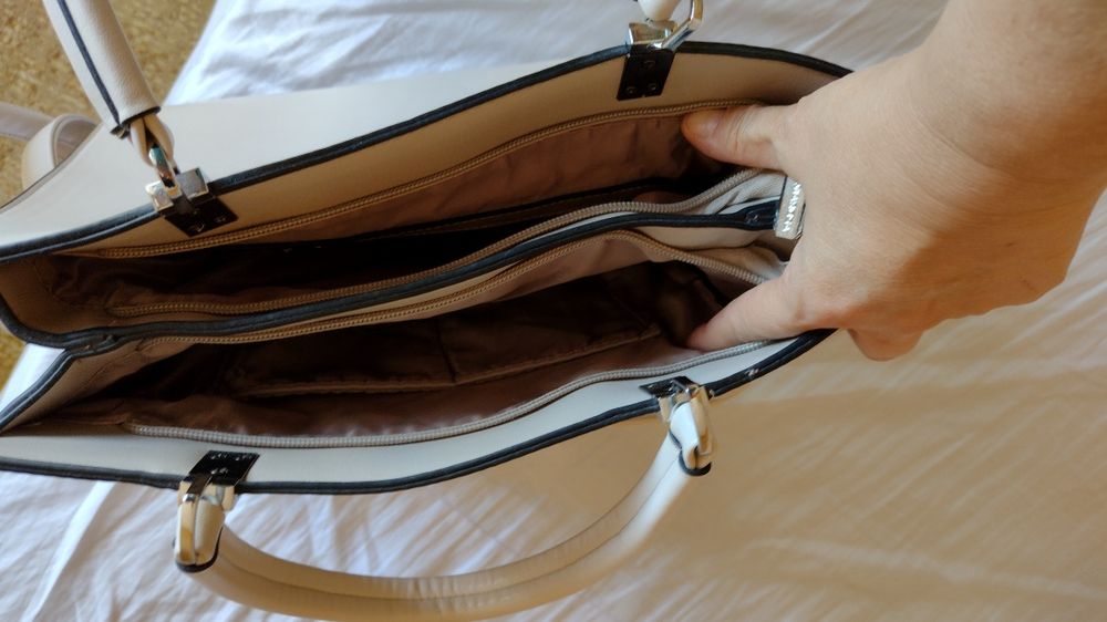 Дамска чанта, малко използвана