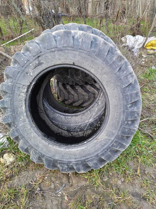 Vand anvelope buldoexcavator 16.9 R28(440/80 R28) si 400/70 R20