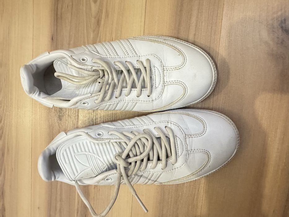 Кросы женские кожанные