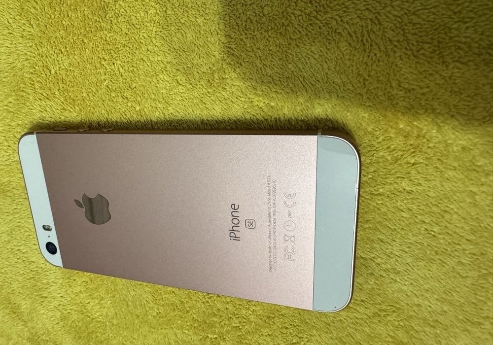Iphone 5SE gold.