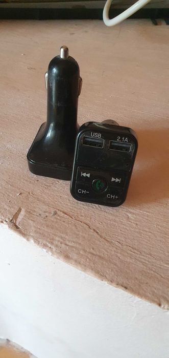 Adaptor(modulator) bluetooth auto